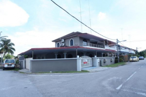 WARNI 48 Whole Or Room, Muar Town